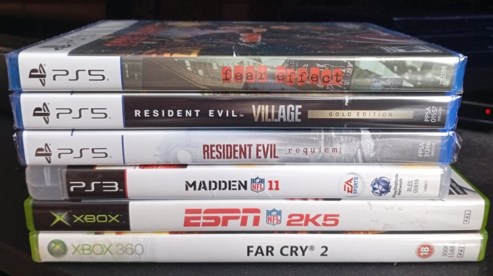 ESPN NFL 2k5, FC2, Madden 11, fear effect, i Residenty grzbiety.jpg