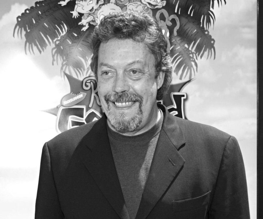 gf-azN2-PbEf-uWih_tim-curry-9-j.jpg